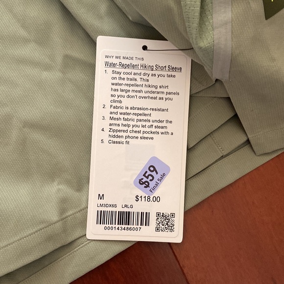 NWT Lululemon water repellent hiking short sleeve - Picture 3 of 6